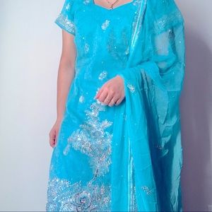 Indian/Pakistani/Punjabi salwar suit